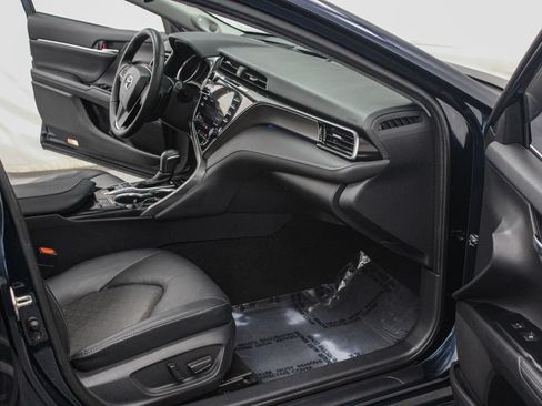 Used 2020 Toyota Camry XSE FWD image 25