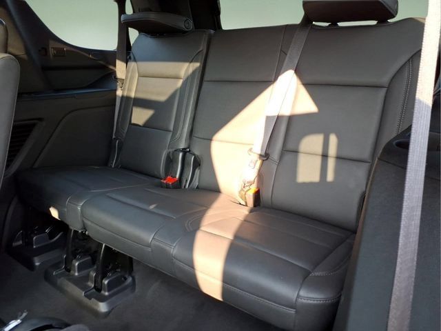 Used 2023 Chevrolet Tahoe LT w/ Luxury Package AWD/4WD image 14