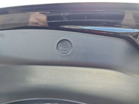 Used 2023 Tesla Model 3 Standard Range image 18