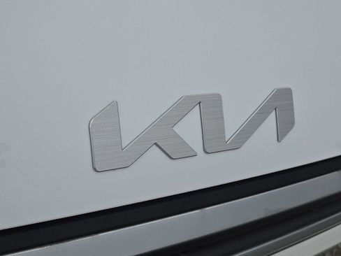 New 2025 Kia K4 LXS image 4