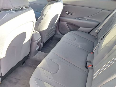 New 2025 Hyundai Elantra SEL image 11