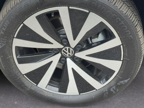 Used 2023 Volkswagen Taos SE AWD/4WD image 7