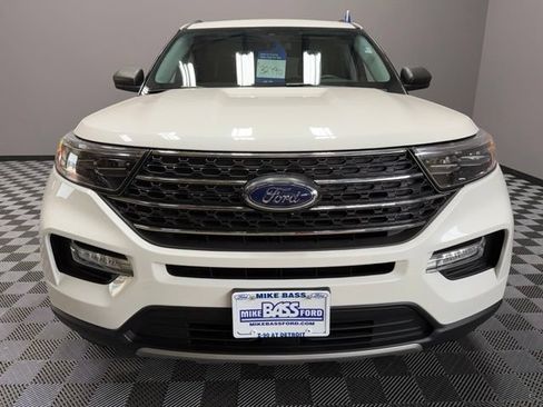 Used 2022 Ford Explorer XLT w/ Equipment Group 202A AWD/4WD image 4