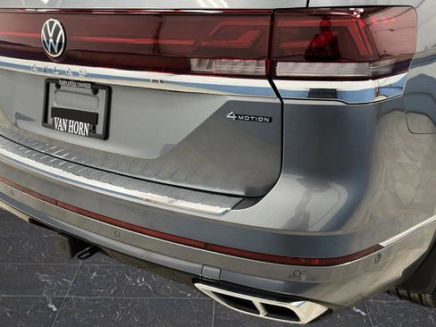 Used 2024 Volkswagen Atlas SEL Premium R-Line image 34