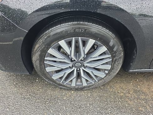 Certified 2025 Nissan Altima 2.5 SV FWD image 9