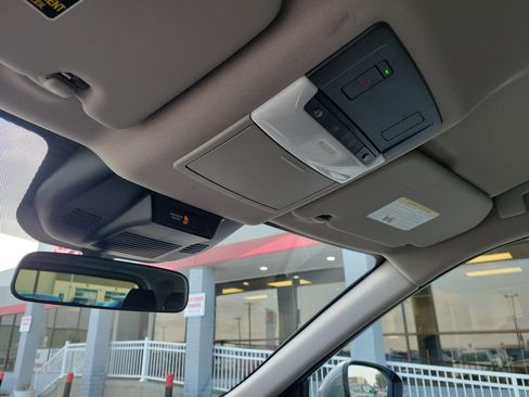 Used 2023 Nissan Rogue SV image 30