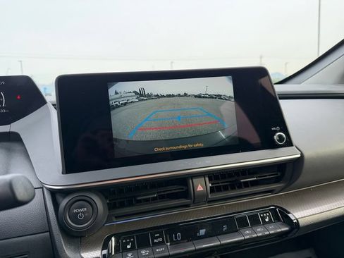 Used 2024 Toyota Prius XLE FWD image 16