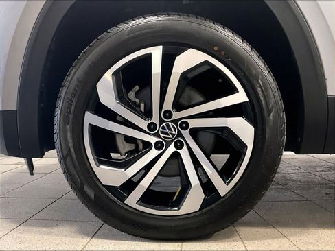 Used 2023 Volkswagen Atlas SEL image 7