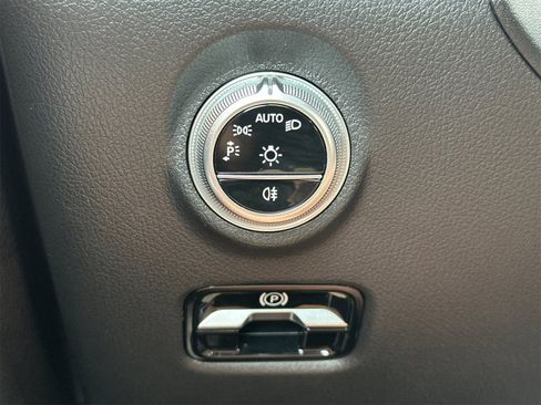 Certified 2025 Mercedes-Benz C 300 Sedan image 30