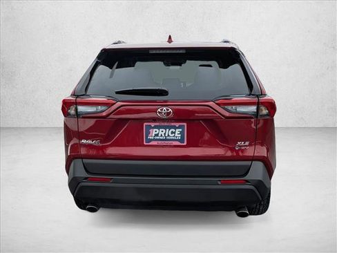 Used 2025 Toyota RAV4 XLE image 6
