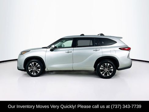 Used 2020 Toyota Highlander XLE FWD image 4