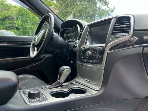 Used 2018 Jeep Grand Cherokee Trailhawk w/ Trailhawk Luxury Group AWD/4WD image 14