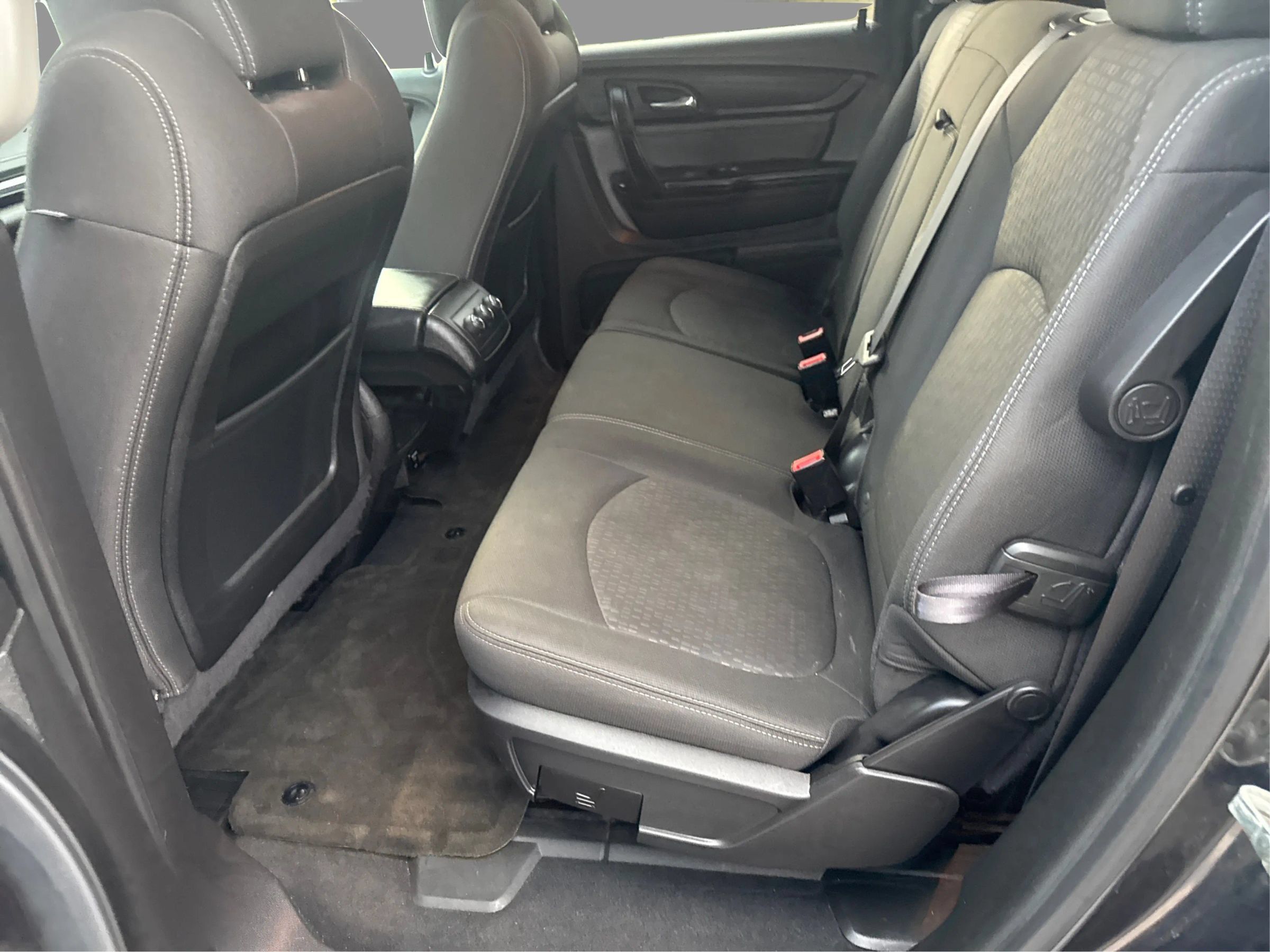 Used 2015 GMC Acadia SLE FWD image 11