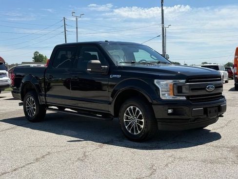 Used 2018 Ford F150 XLT w/ Equipment Group 302A Luxury AWD/4WD image 8