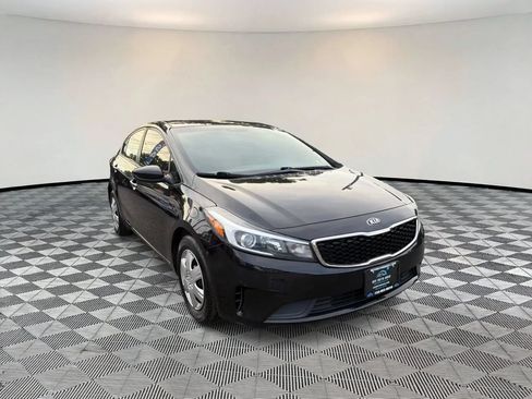 Used 2018 Kia Forte LX FWD image 1