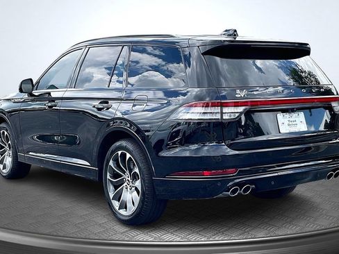 Used 2026 Lincoln Aviator AWD w/ Jet Appearance Package image 5