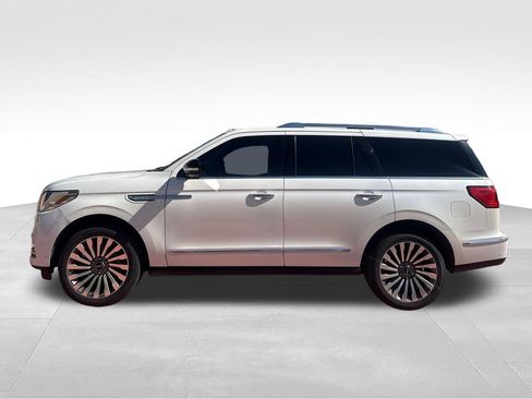 Used 2018 Lincoln Navigator Reserve w/ Technology Package AWD/4WD image 5