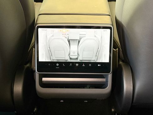 Used 2026 Tesla Model Y Long Range image 21