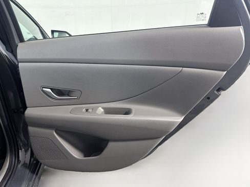 Used 2024 Hyundai Elantra SEL image 30