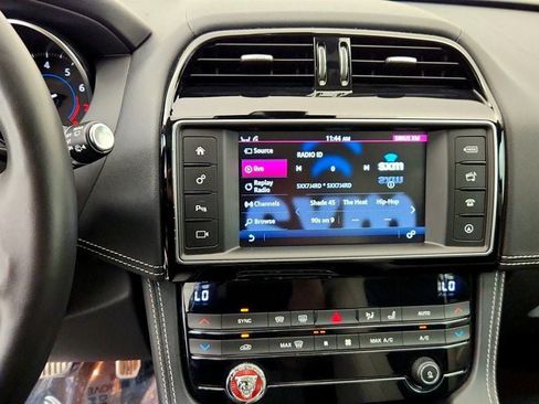 Used 2018 Jaguar F-PACE S AWD/4WD image 18