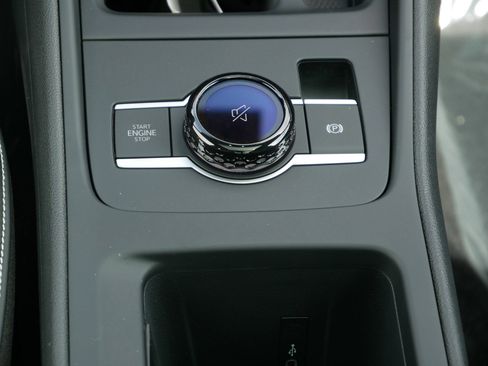 New 2026 Volkswagen Tiguan SE image 9