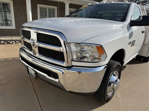 Used 2015 RAM 3500 Tradesman w/ Power & Remote Entry Group image 24