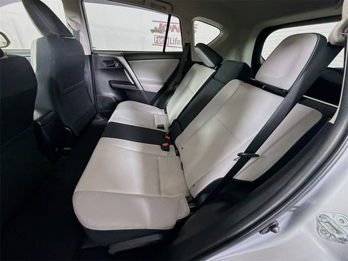 Certified 2018 Toyota RAV4 XLE image 28