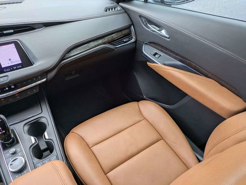 Certified 2023 Cadillac XT4 Premium Luxury w/ Technology Package FWD image 19