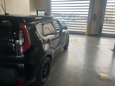 Used 2016 Kia Soul w/ Option Group 020 FWD image 6