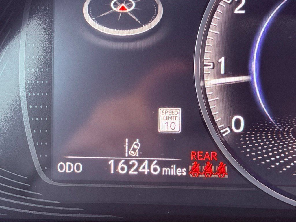 Certified 2024 Lexus ES 350 w/ Premium Package FWD image 24