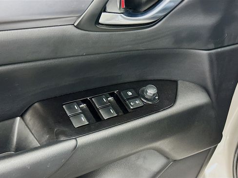 Used 2025 MAZDA CX-5 AWD 2.5 S w/ Preferred Package image 15