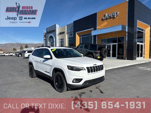 Used 2019 Jeep Cherokee Latitude Plus image 1