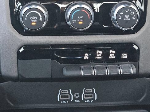 New 2026 RAM 1500 Express AWD/4WD image 14