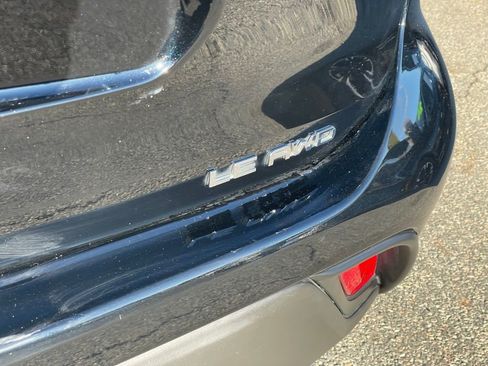 Used 2021 Toyota Highlander LE image 26