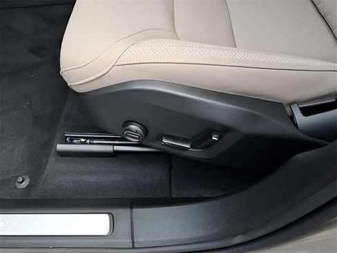 New 2026 Volvo XC60 B5 Plus w/ Protection Package Premier AWD/4WD image 14