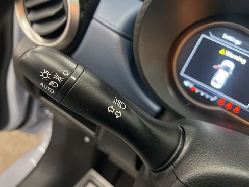 New 2025 Nissan Versa SV image 36