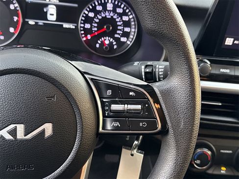 Used 2022 Kia Forte LXS w/ LXS Technology Package image 30