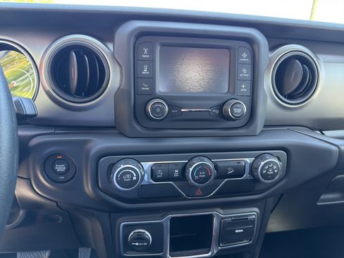 Certified 2018 Jeep Wrangler Sport AWD/4WD image 16