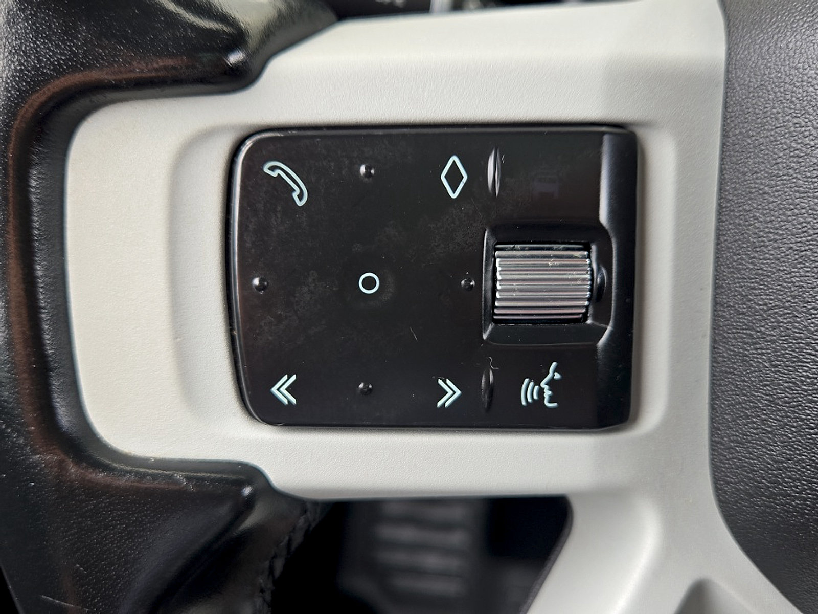 Used 2020 Land Rover Defender 110 S AWD/4WD image 13