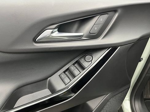 Used 2025 Chevrolet Equinox LT AWD/4WD image 17