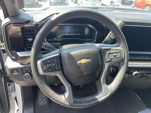 Used 2023 Chevrolet Silverado 1500 LT AWD/4WD image 6