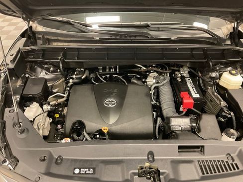 Used 2022 Toyota Highlander XLE image 34
