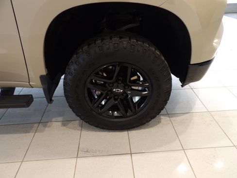 Used 2023 Chevrolet Silverado 1500 Custom Trail Boss w/ LPO, Dark Essentials Package image 22