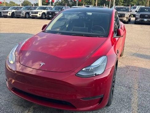 Used 2023 Tesla Model Y Long Range AWD/4WD image 1