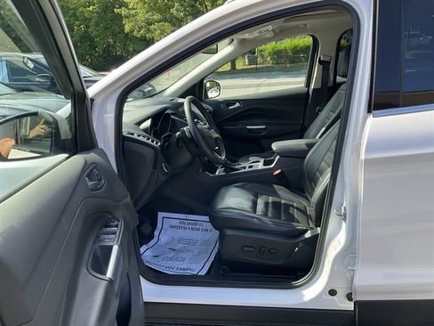 Used 2017 Ford Escape Titanium w/ Equipment Group 301A AWD/4WD image 20