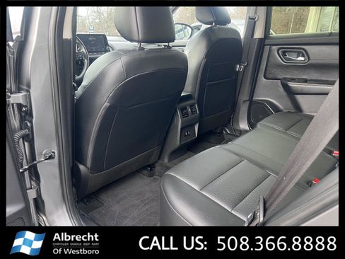 Used 2024 Nissan Rogue SV w/ SV Premium Package image 12