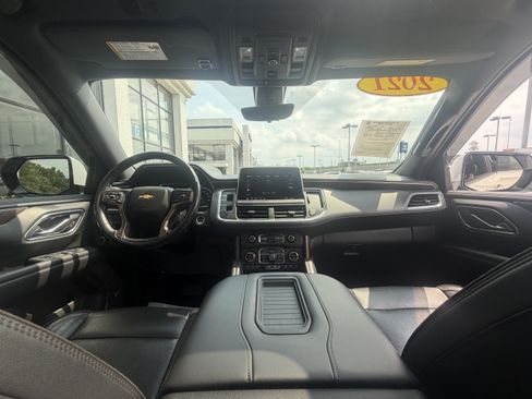 Used 2021 Chevrolet Tahoe High Country w/ Premium Package AWD/4WD image 32