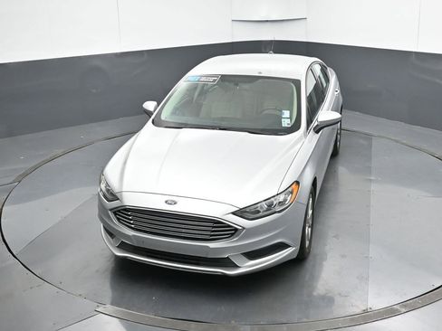 Used 2017 Ford Fusion SE image 44