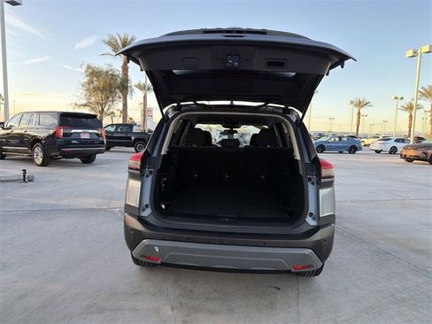 Used 2021 Nissan Rogue SV image 31