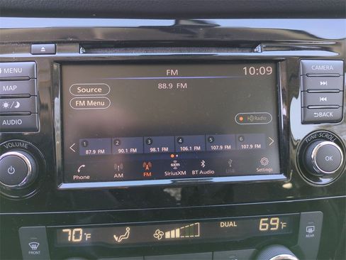 Used 2020 Nissan Rogue SV w/ Sun & Sound Touring Package image 23